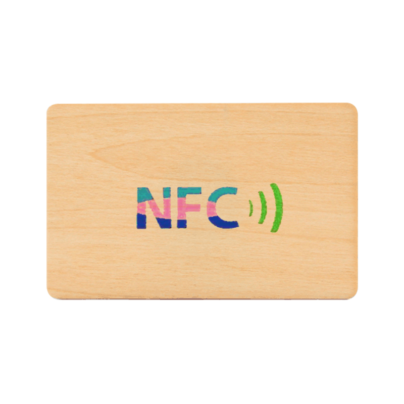 بطاقة NFC الخشبية