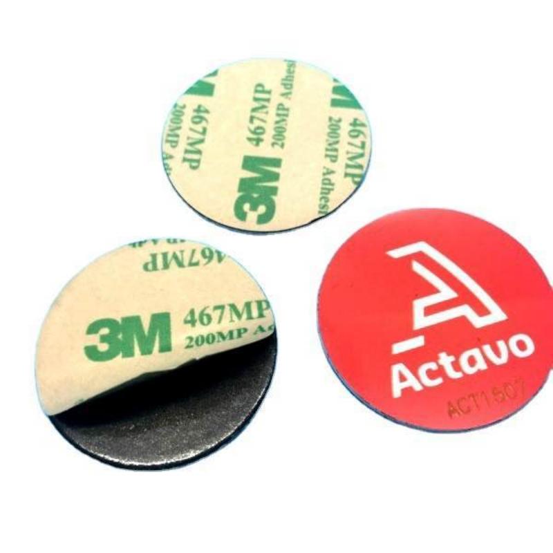 PVC مخصص للطباعة NTAG213 NTAG215 NTAG216 الشركة المصنعة لعلامة NFC المضادة للمعادن