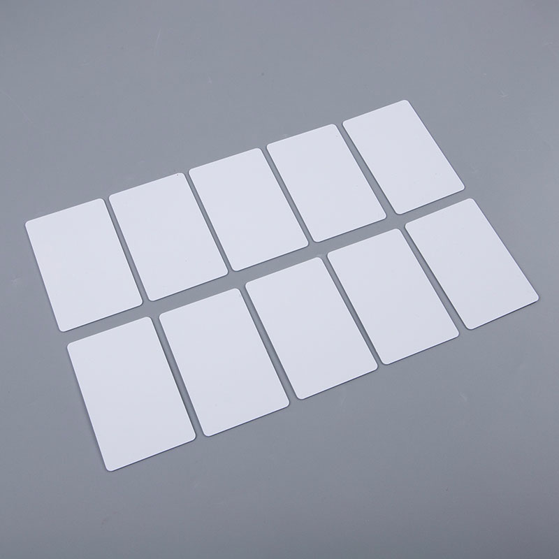 الشركة المصنعة مخصص مطبوعة قابلة لإعادة الكتابة فارغة PVC 13.56MHz بطاقة NTAG215 NFC